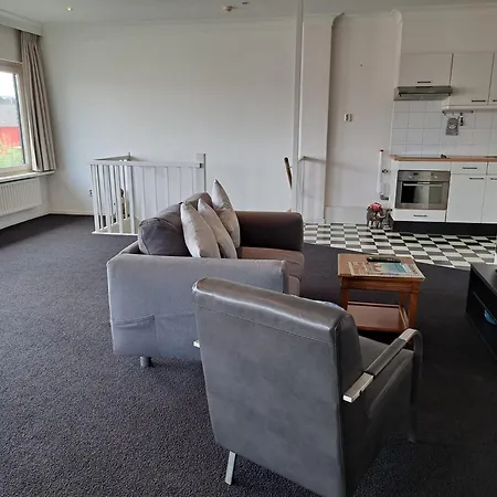 Sawaadee * إغموند آن دن هوف